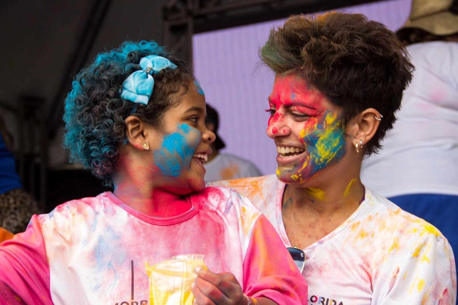 Colorrida em prol do Hospital Martagão Gesteira em Salvador